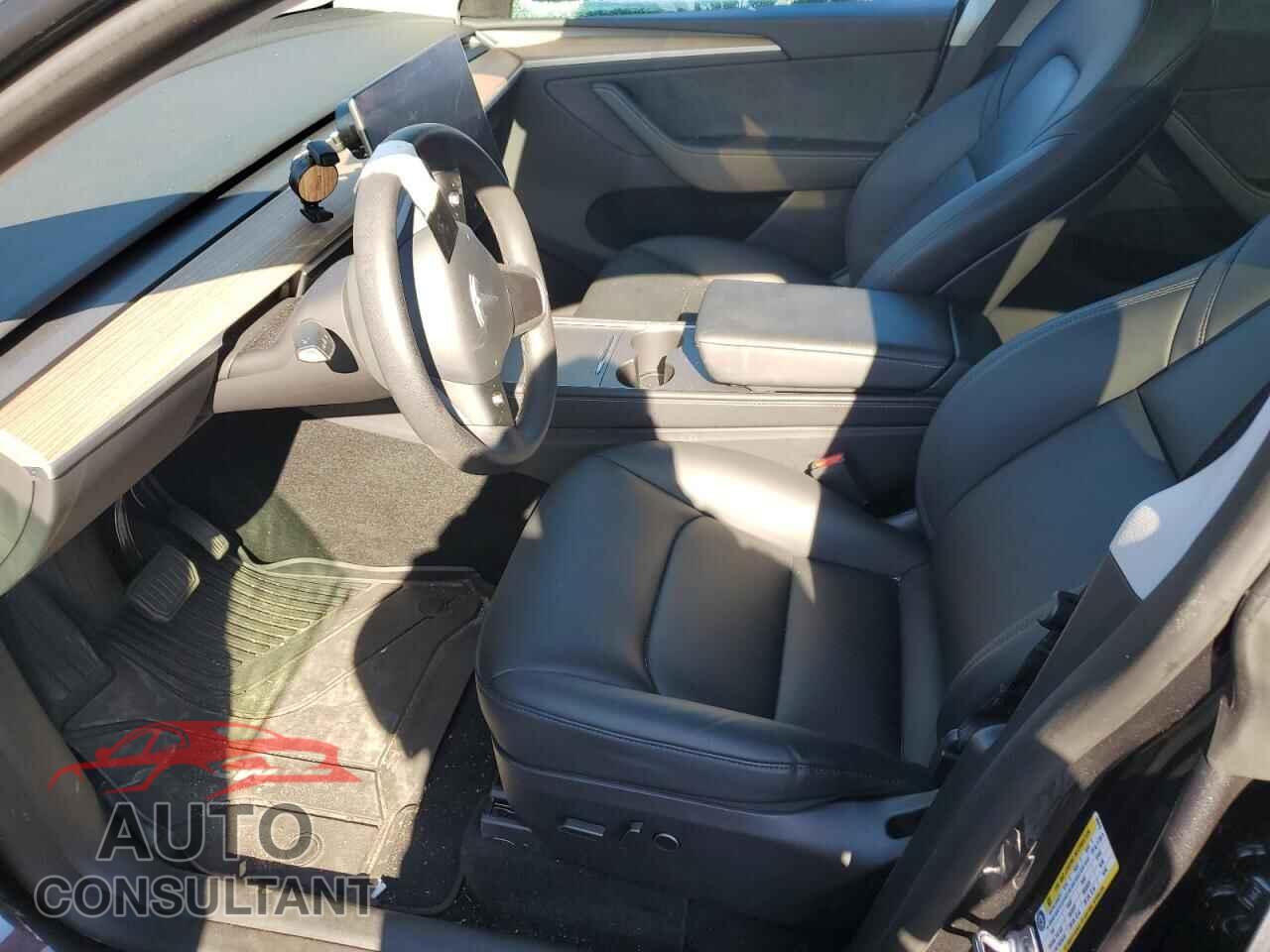 TESLA MODEL Y 2024 - 7SAYGDEE8RA326010