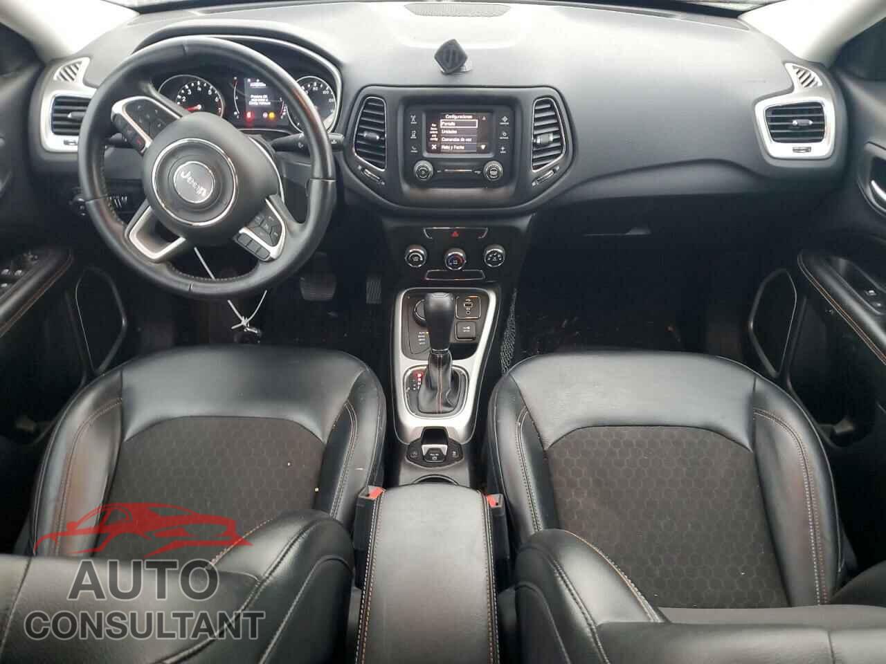 JEEP COMPASS 2018 - 3C4NJDBB7JT155321