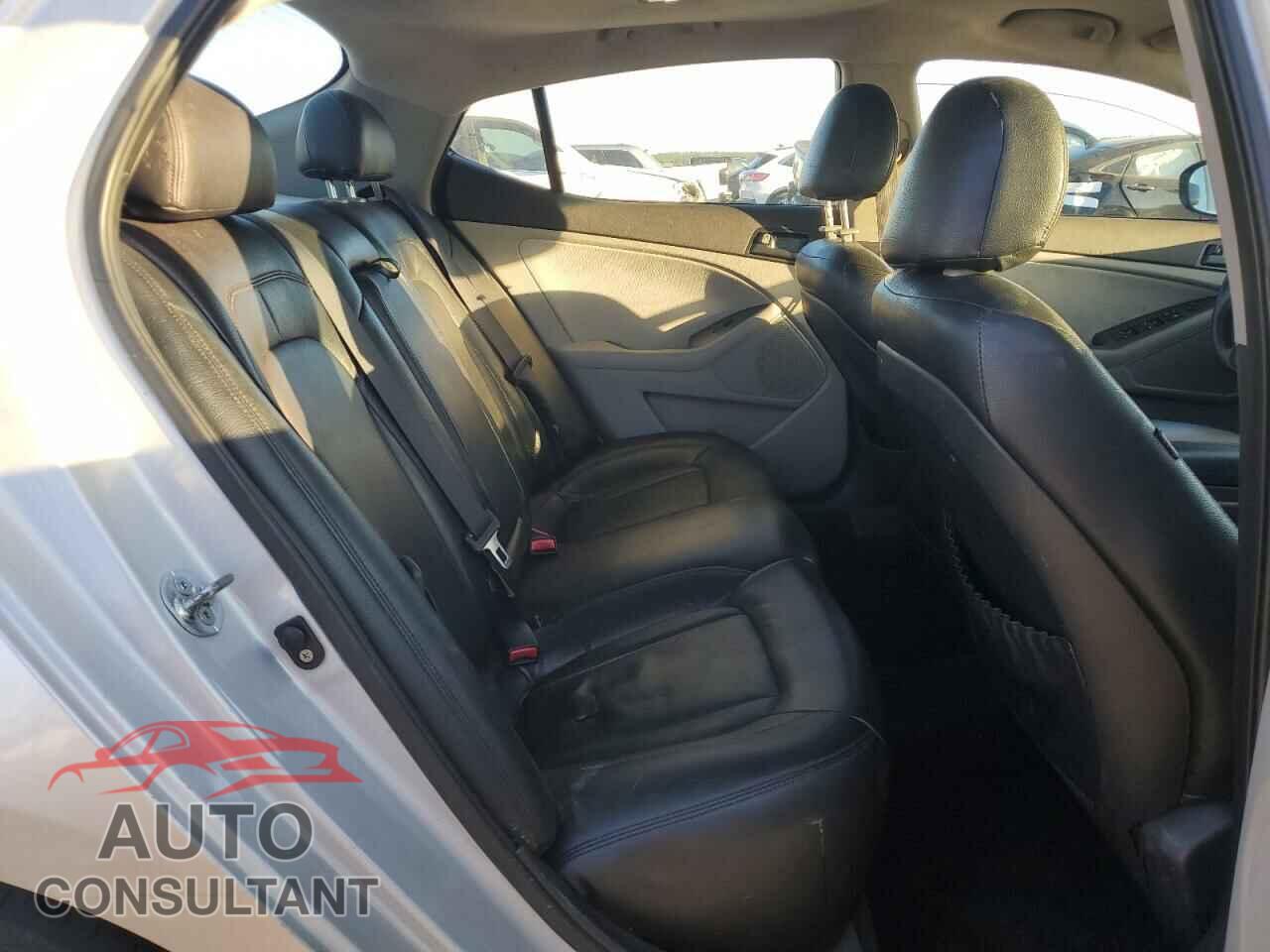 KIA OPTIMA 2011 - KNAGM4A73B5142433