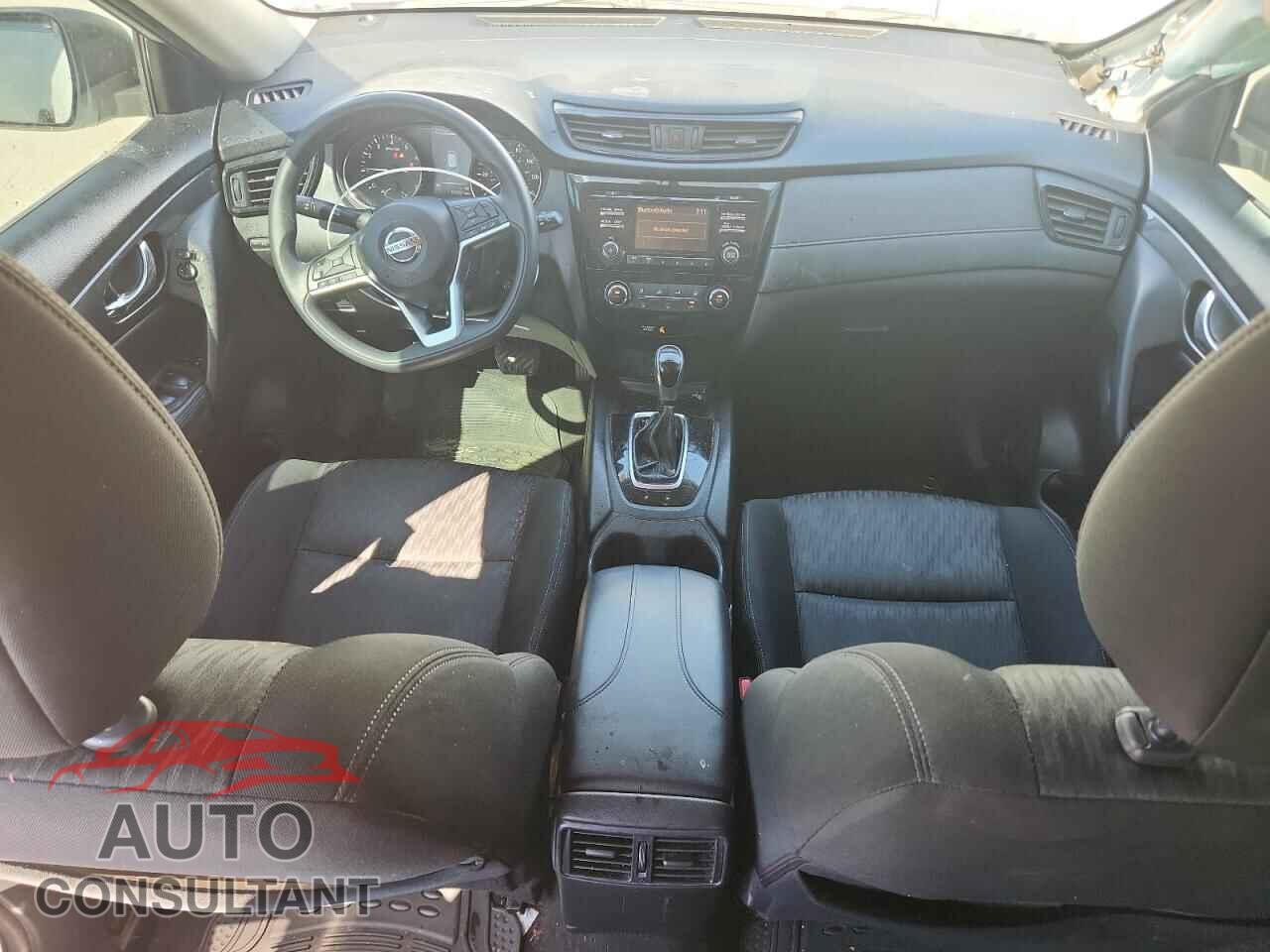 NISSAN ROGUE 2017 - KNMAT2MT0HP524442