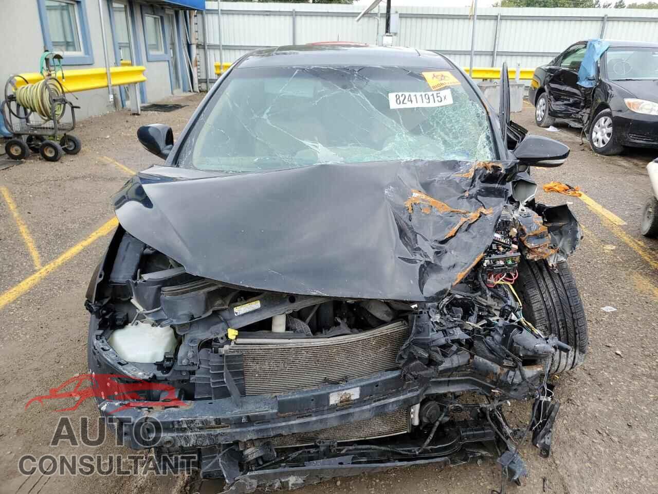 HYUNDAI ELANTRA 2012 - KMHDH4AE3CU220687