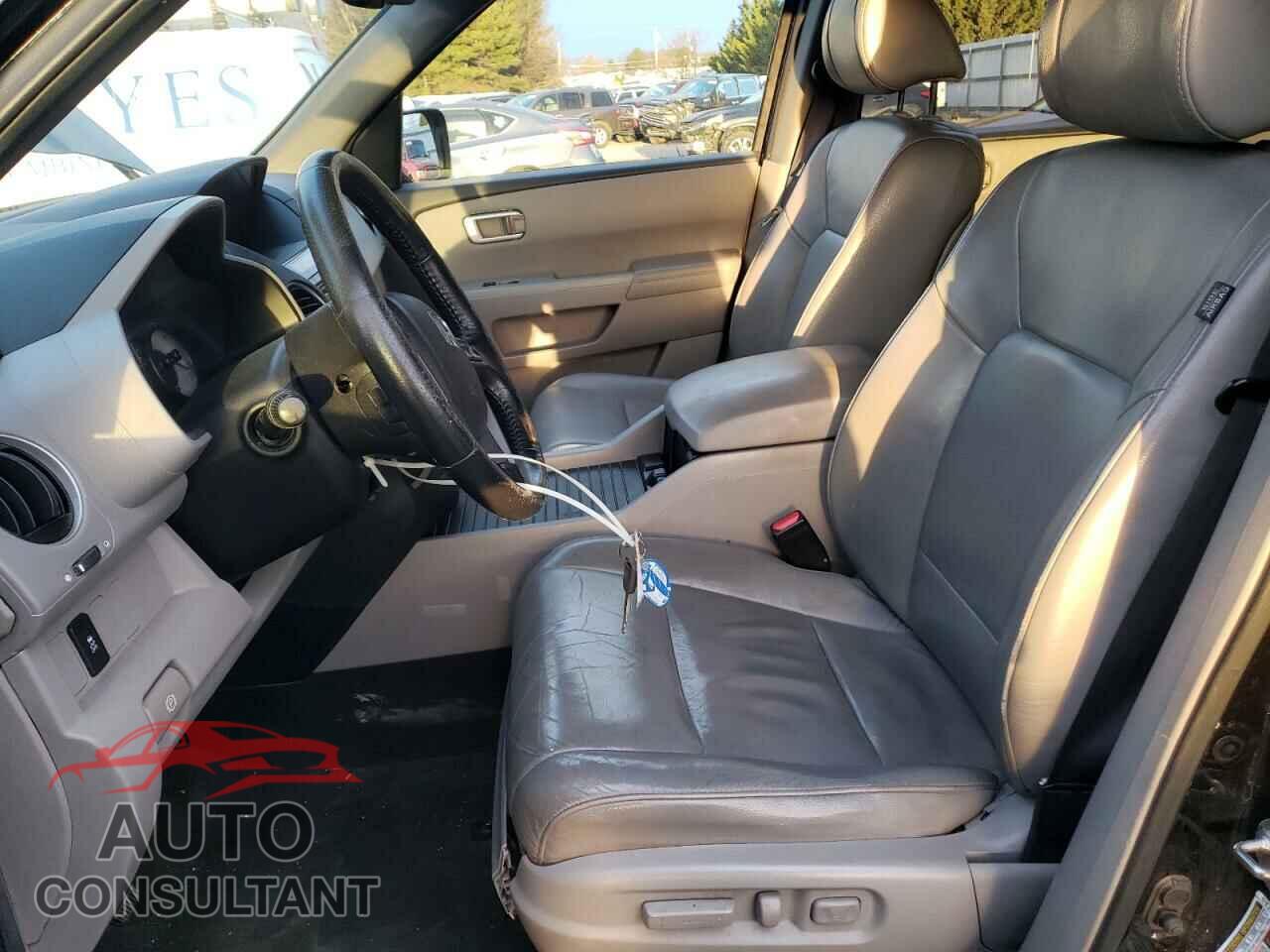 HONDA PILOT 2013 - 5FNYF4H56DB026215