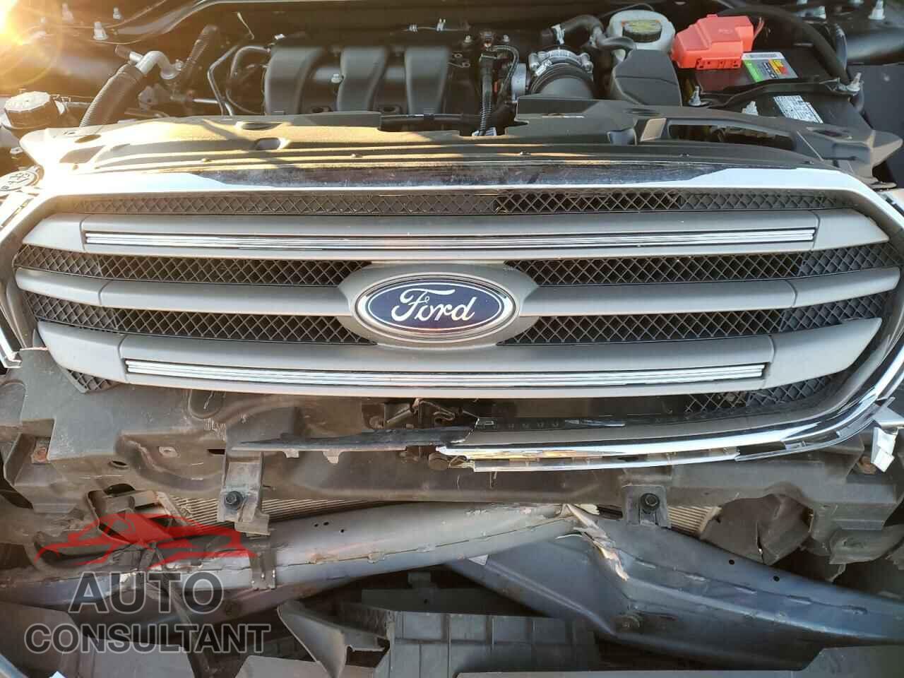FORD TAURUS 2018 - 1FAHP2E83JG128210