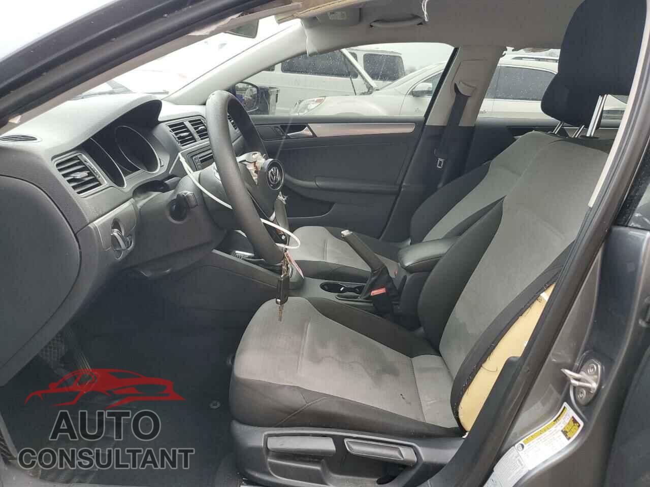 VOLKSWAGEN JETTA 2017 - 3VW2B7AJXHM243808