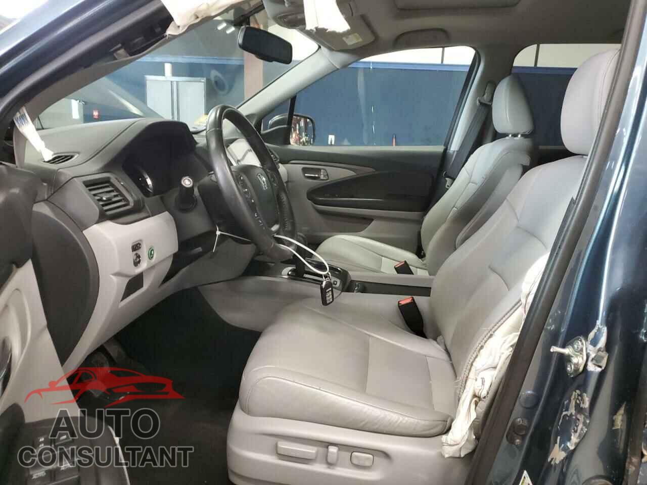HONDA PILOT 2017 - 5FNYF6H57HB032168