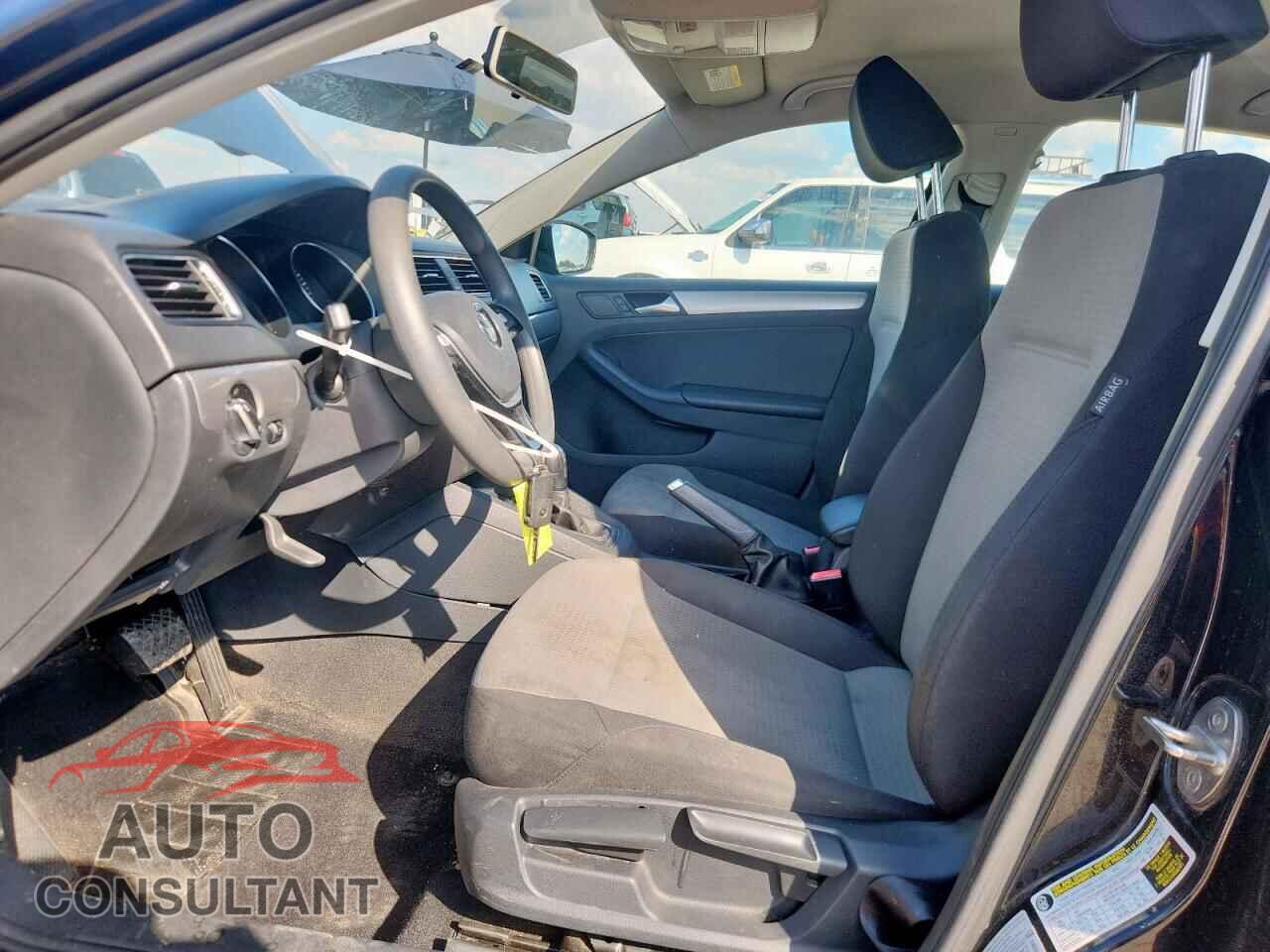 VOLKSWAGEN JETTA 2017 - 3VW2B7AJ0HM201406