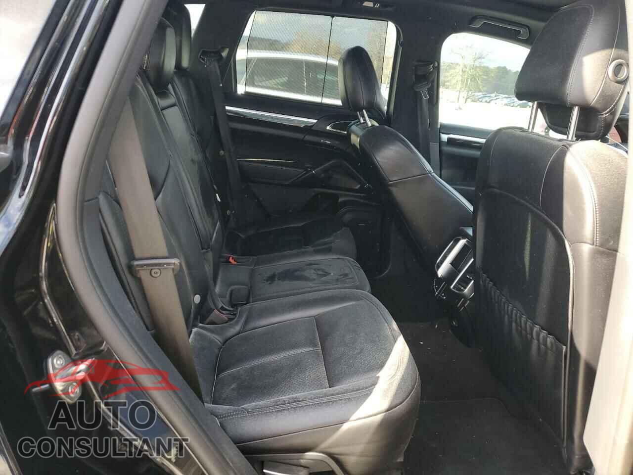 PORSCHE CAYENNE 2018 - WP1AB2A29JLA60870
