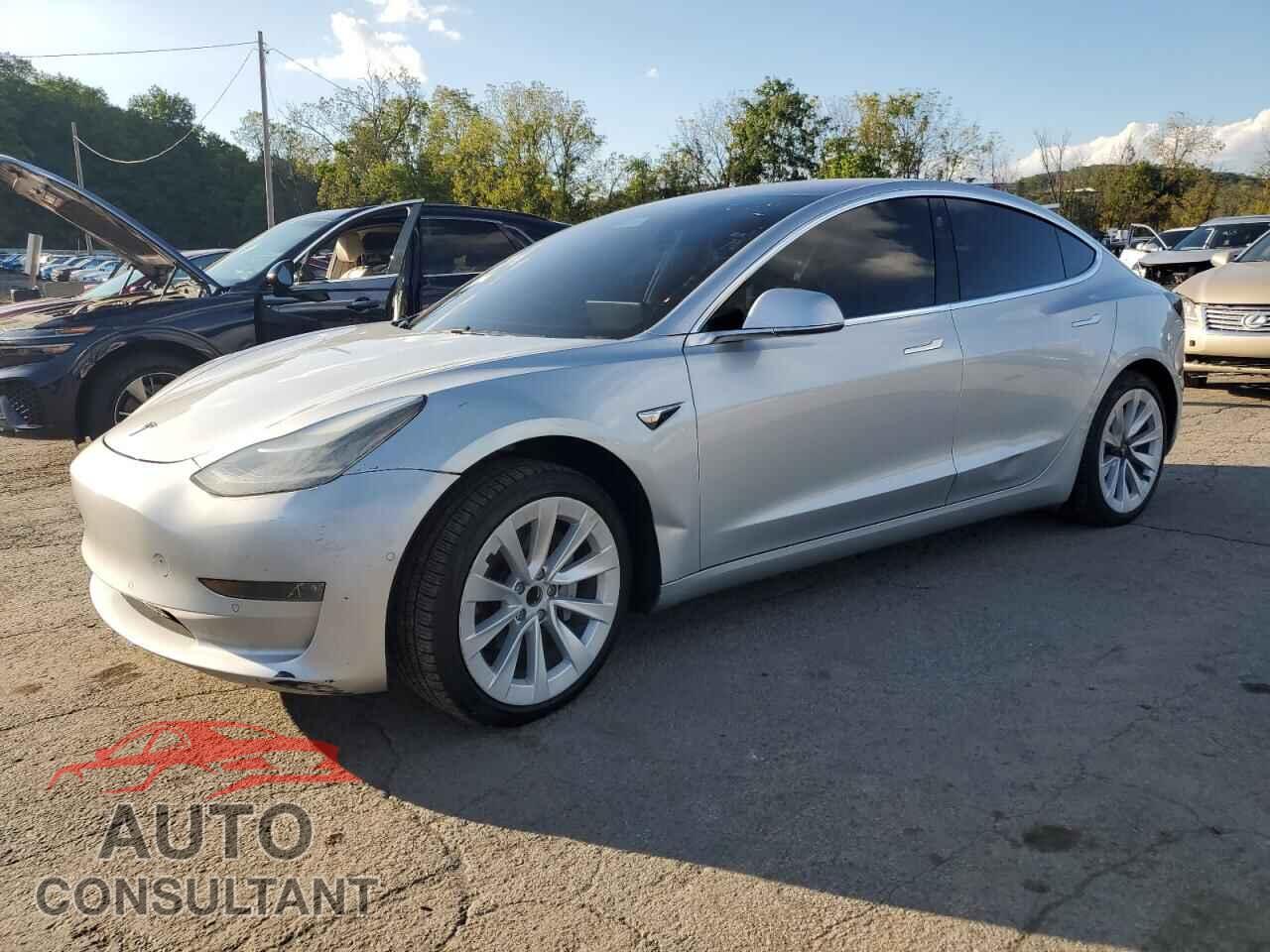TESLA MODEL 3 2018 - 5YJ3E1EA8JF015239