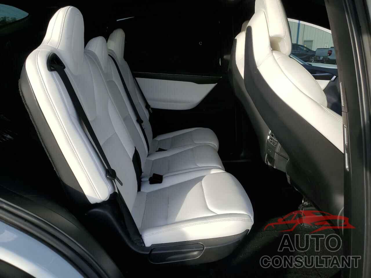 TESLA MODEL X 2018 - 5YJXCDE4XJF090110