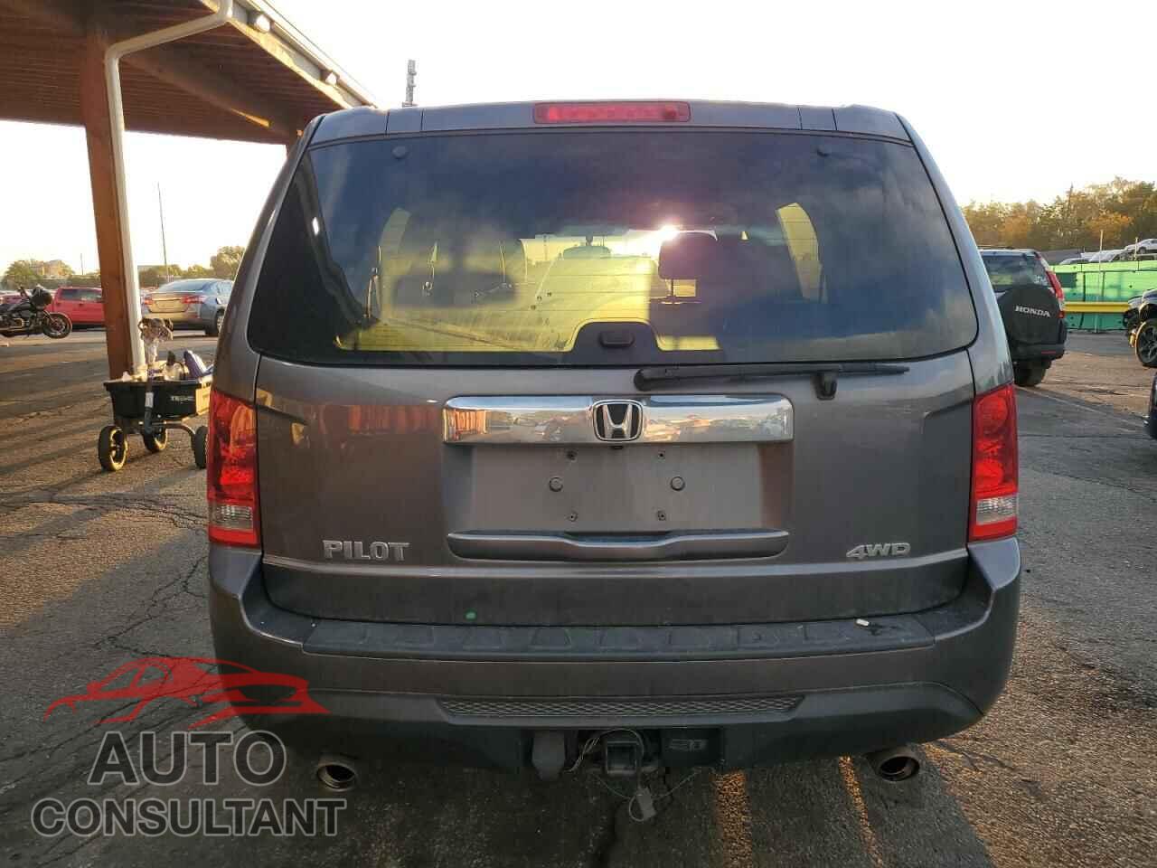 HONDA PILOT 2015 - 5FNYF4H53FB019919