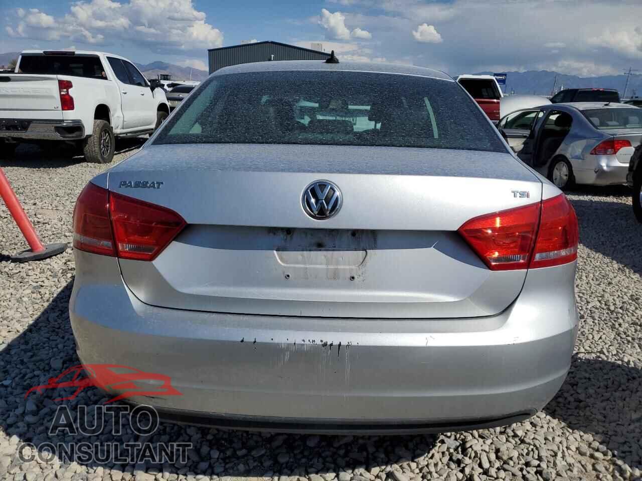 VOLKSWAGEN PASSAT 2015 - 1VWAT7A33FC060307