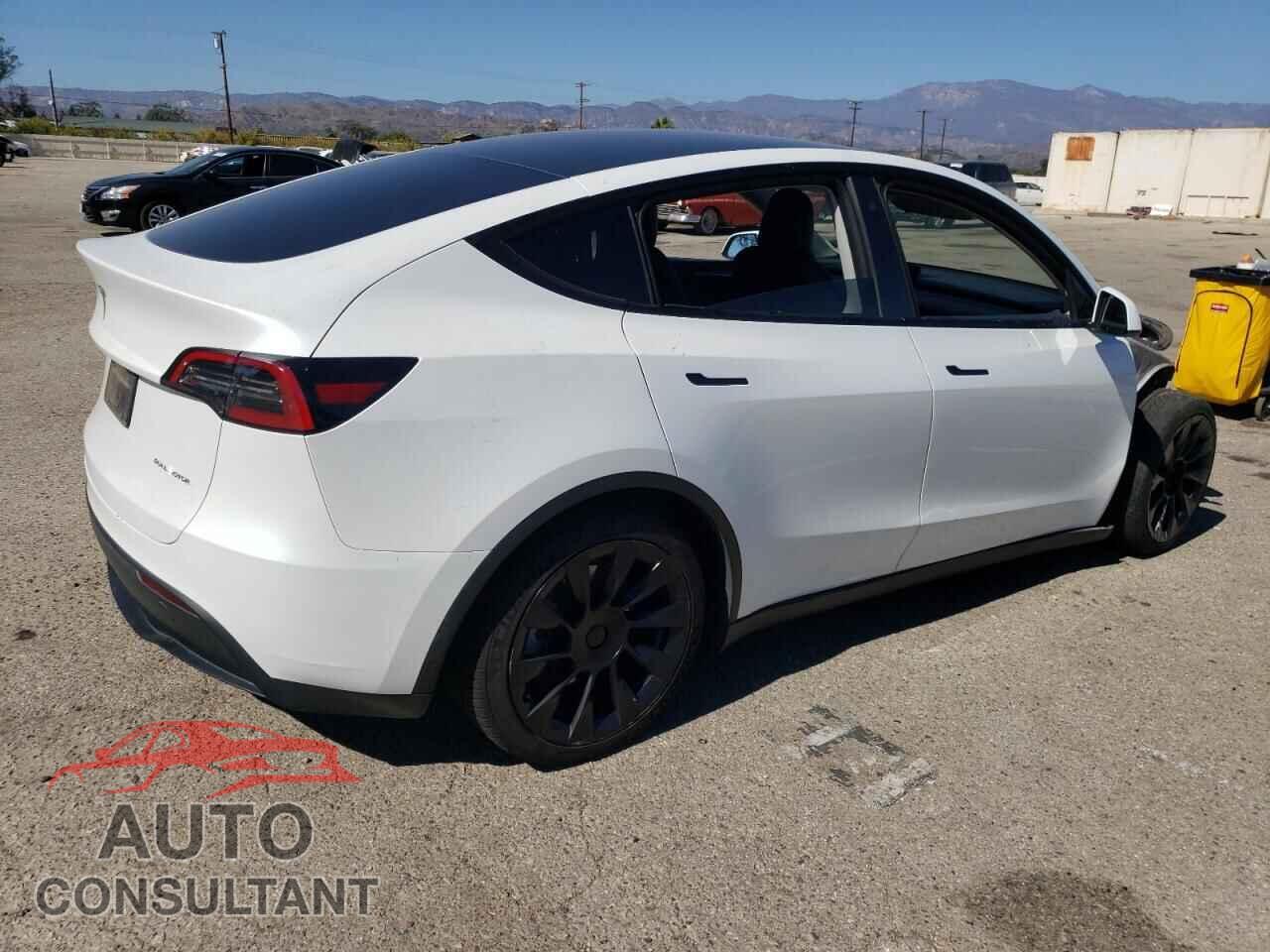 TESLA MODEL Y 2023 - 7SAYGAEE9PF634799