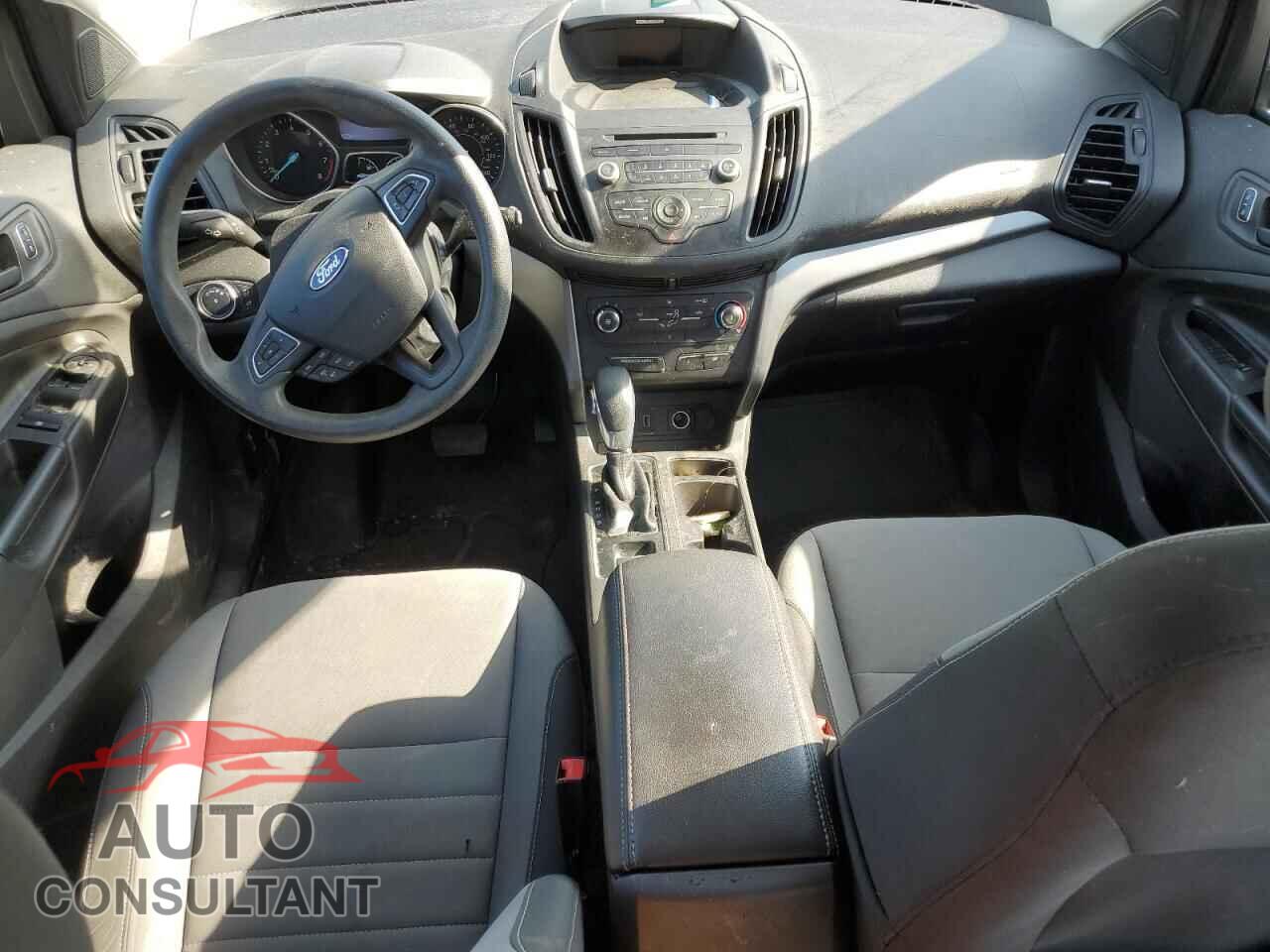 FORD ESCAPE 2017 - 1FMCU0F72HUC19743