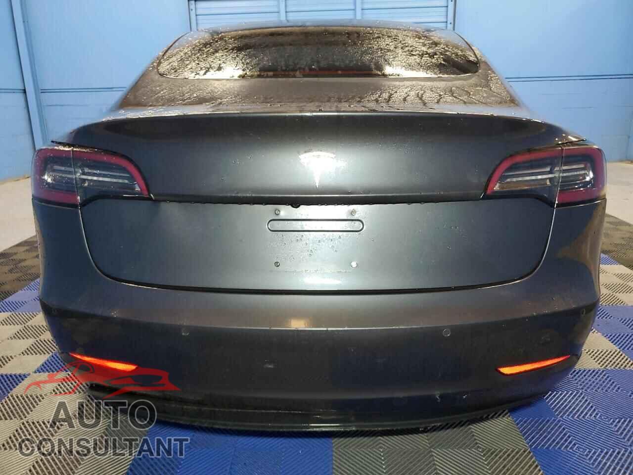 TESLA MODEL 3 2018 - 5YJ3E1EB0JF114131