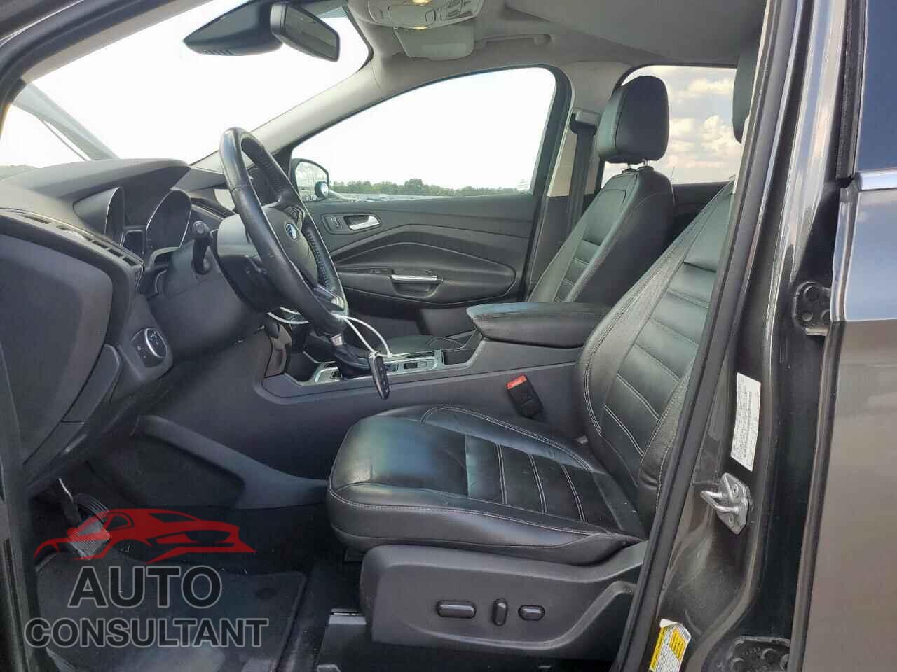 FORD ESCAPE 2017 - 1FMCU0J9XHUB79131