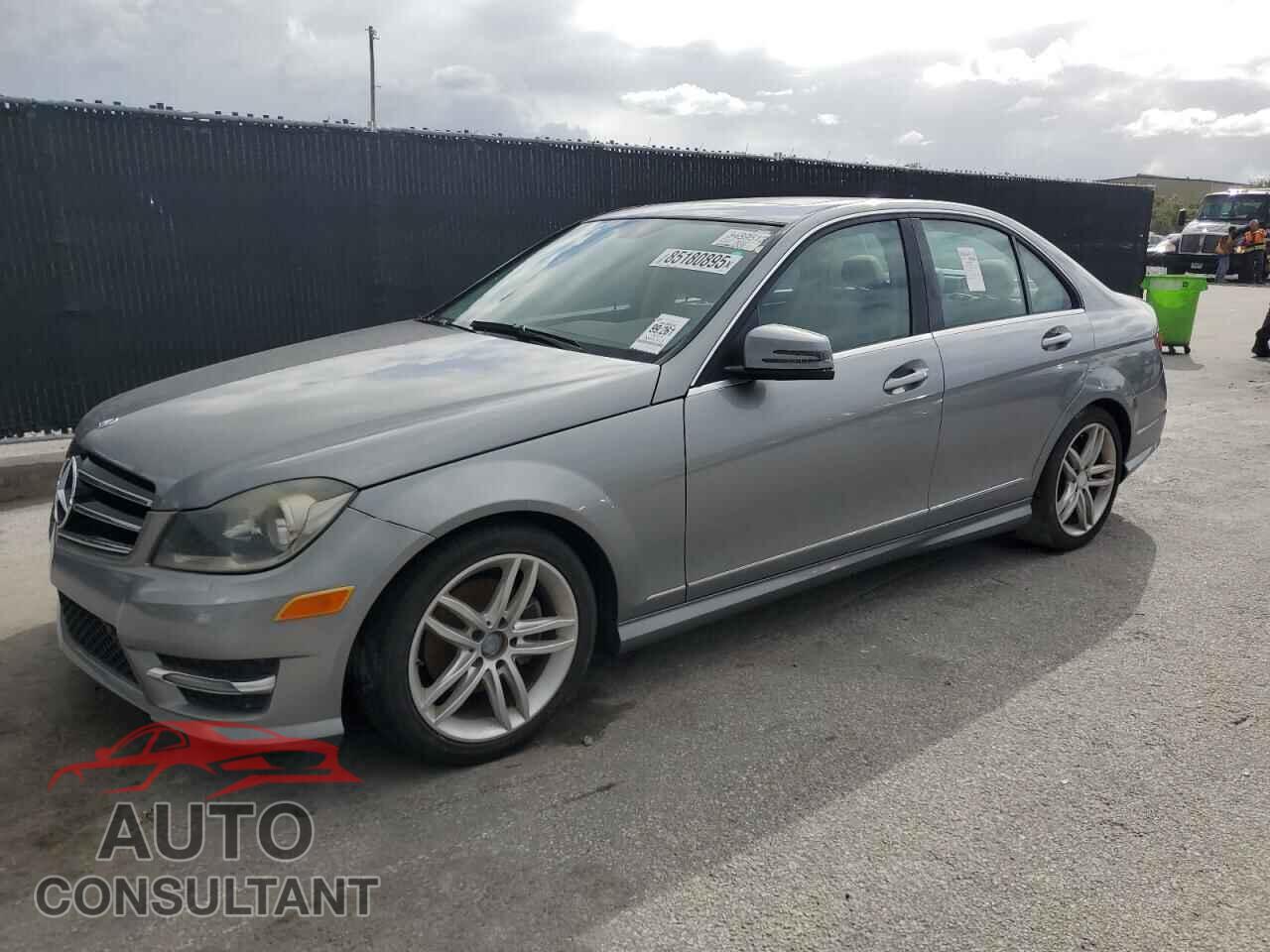 MERCEDES-BENZ C-CLASS 2014 - WDDGF4HBXEA932708