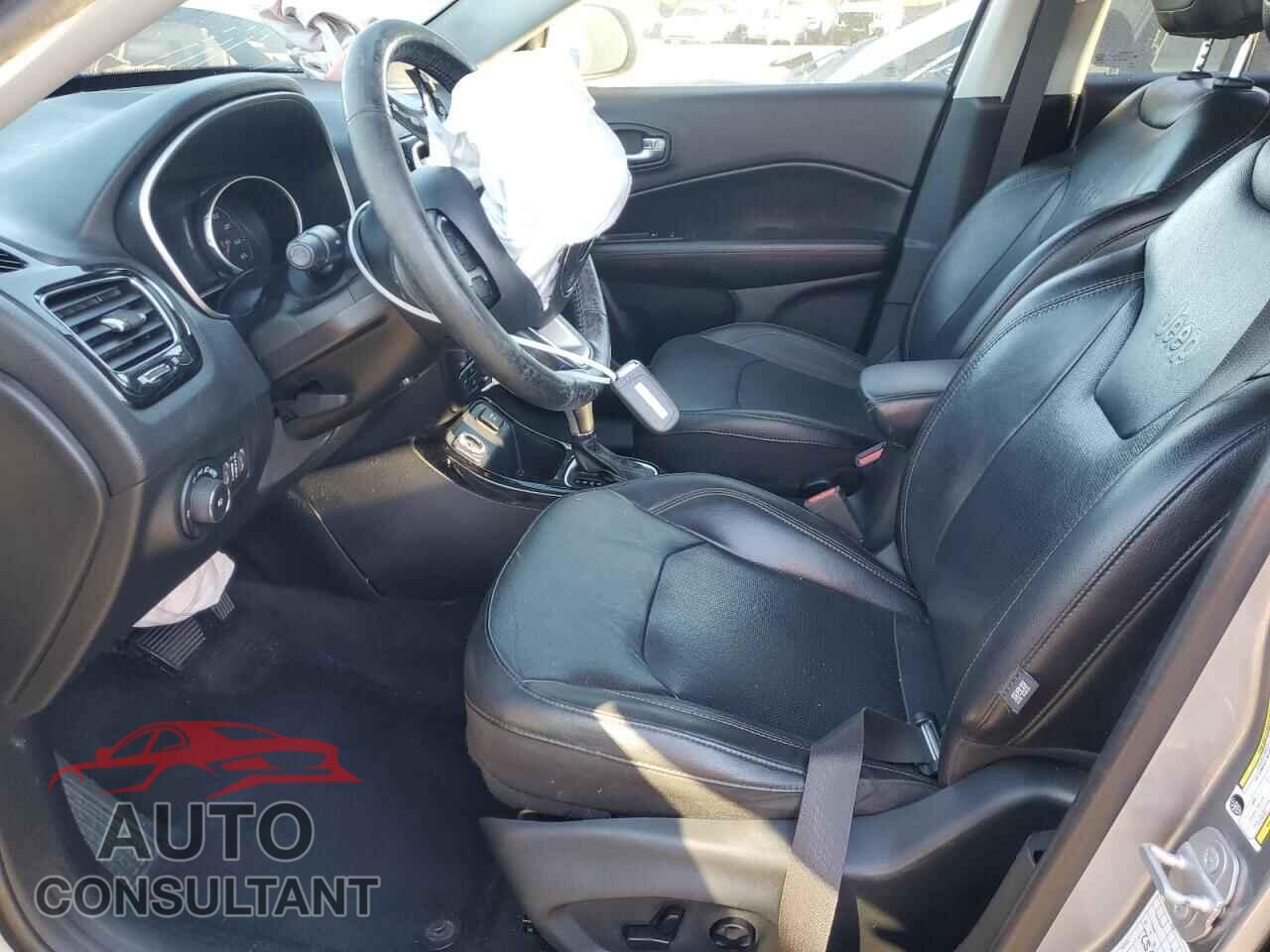 JEEP COMPASS 2019 - 3C4NJCCB0KT670817