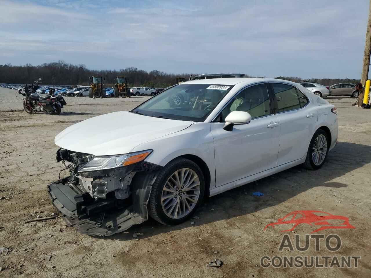 TOYOTA CAMRY 2018 - 4T1B11HK5JU042008