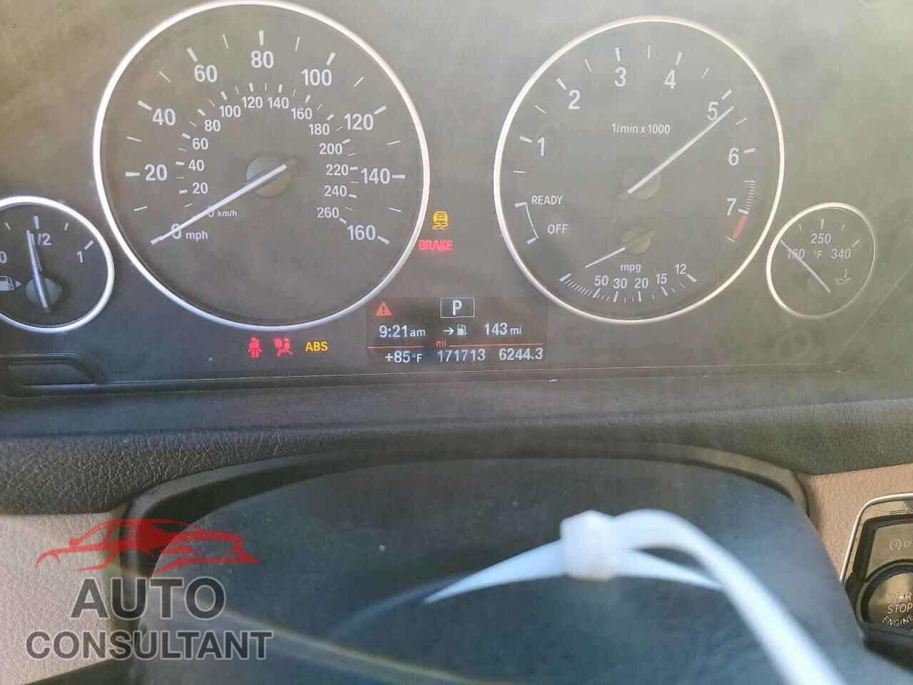 BMW 3 SERIES 2015 - WBA3C3G52FNS75160
