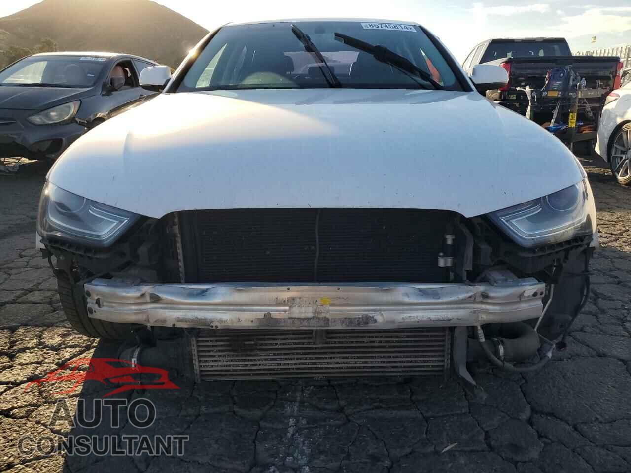 AUDI A4 2013 - WAUEFAFLXDN044184