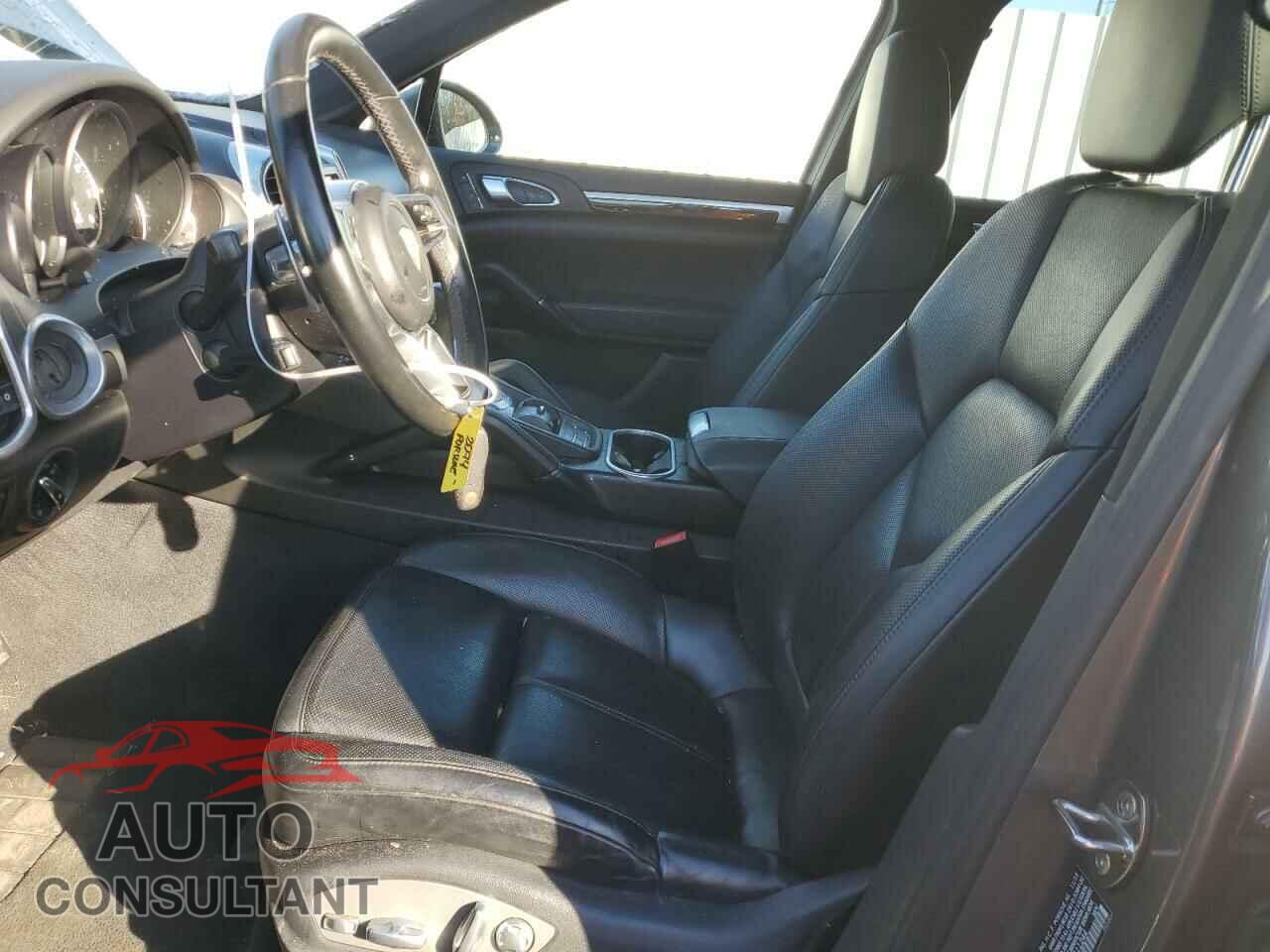 PORSCHE CAYENNE 2016 - WP1AA2A21GKA11244