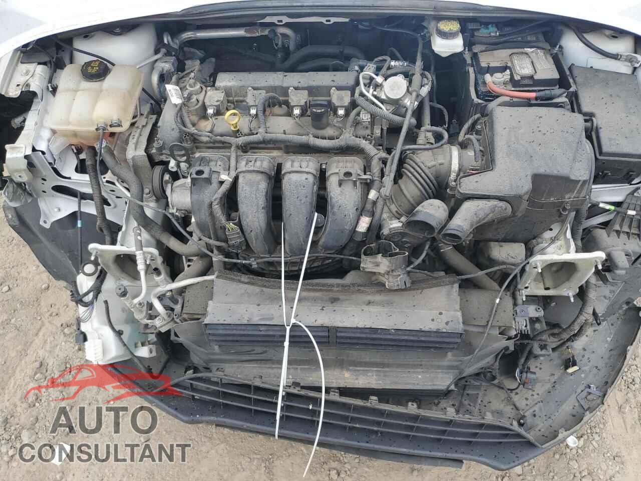 FORD FOCUS 2018 - 1FADP3J27JL281119