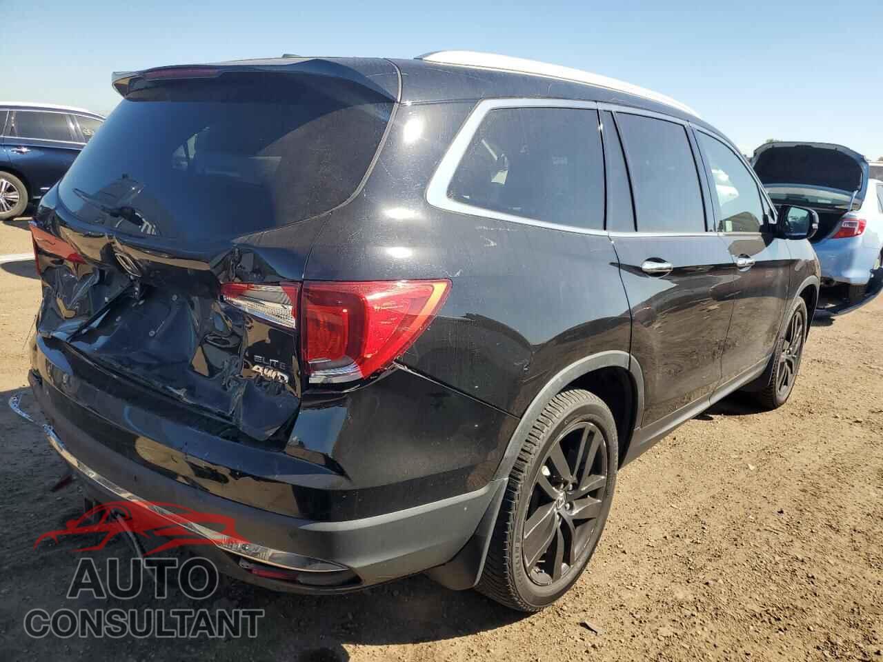 HONDA PILOT 2017 - 5FNYF6H04HB068338
