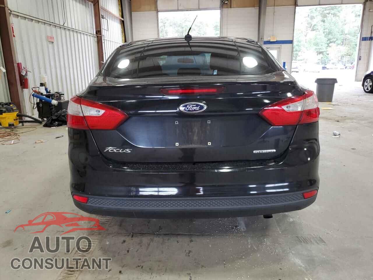 FORD FOCUS 2012 - 1FAHP3E23CL443357