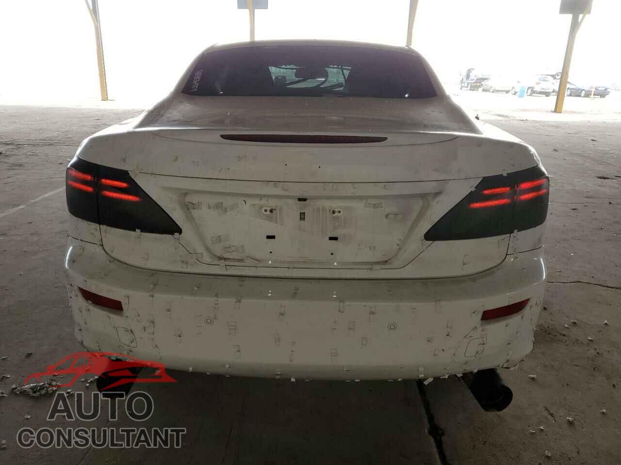 LEXUS IS 2013 - JTHFF2C29D2527058