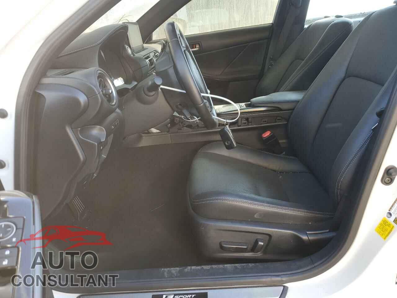 LEXUS IS 2021 - JTHCA1D2XM5110329