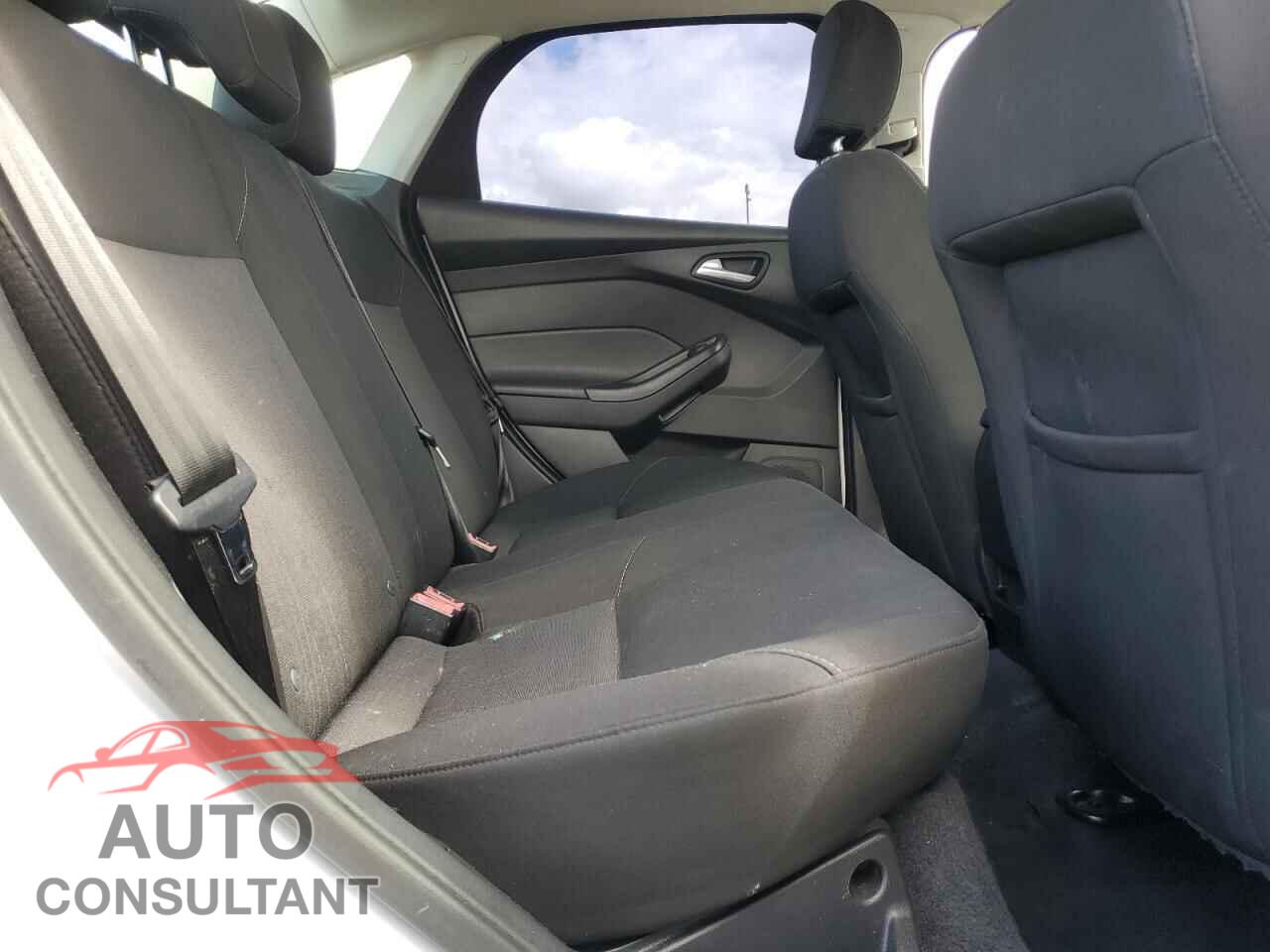 FORD FOCUS 2016 - 1FADP3F21GL227302