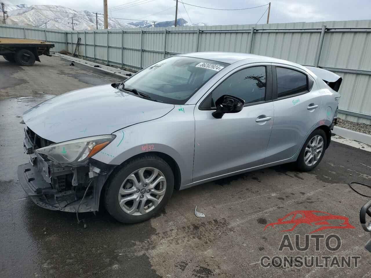 TOYOTA YARIS 2017 - 3MYDLBYV5HY155344