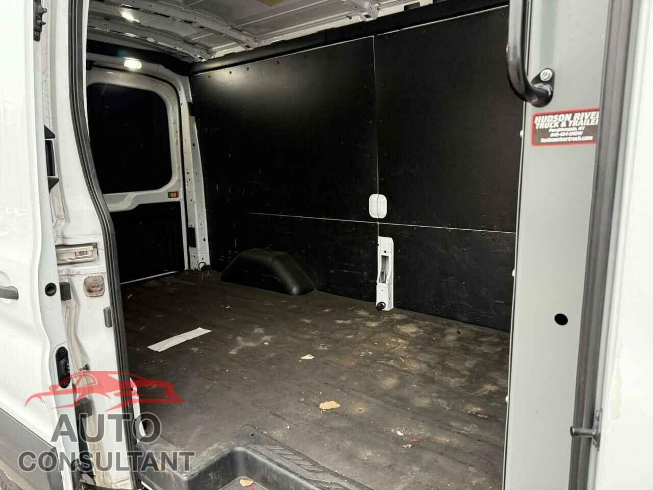FORD TRANSIT 2020 - 1FTYE2C86LKA83167