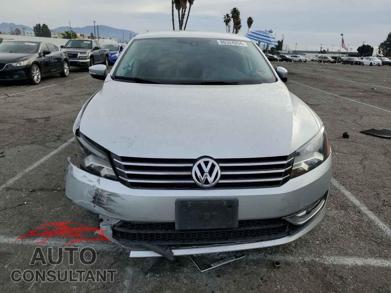 VOLKSWAGEN PASSAT 2015 - 1VWAT7A39FC121465