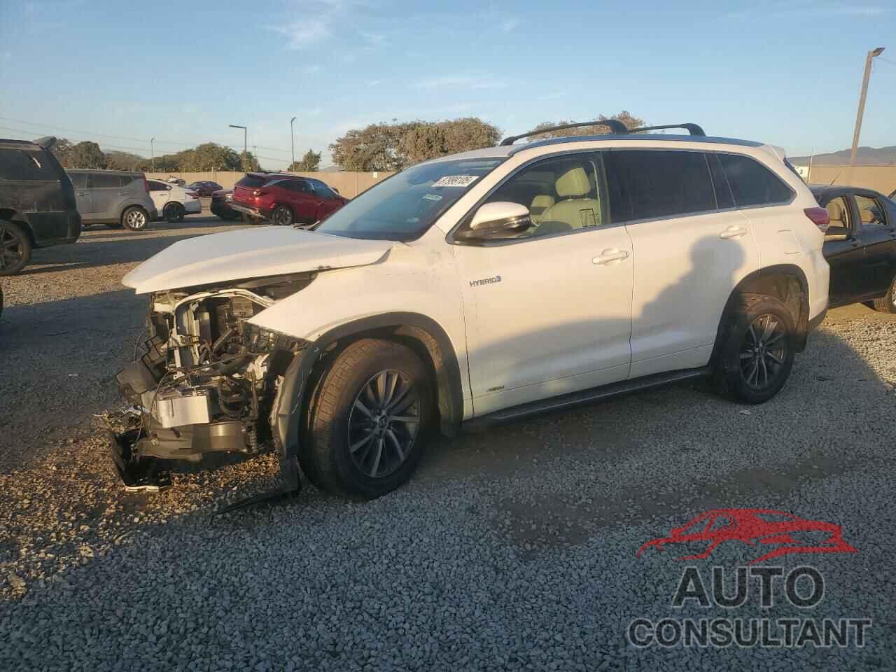 TOYOTA HIGHLANDER 2018 - 5TDJGRFH8JS042982
