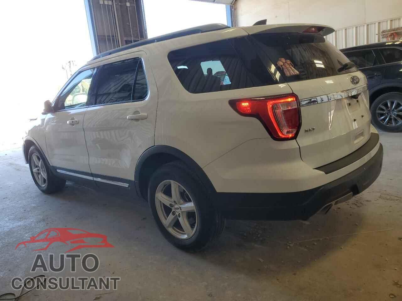 FORD EXPLORER 2018 - 1FM5K7D80JGB78293