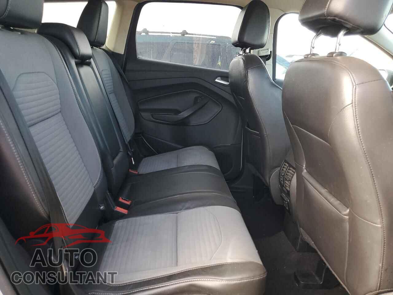 FORD ESCAPE 2017 - 1FMCU9GD9HUA16681