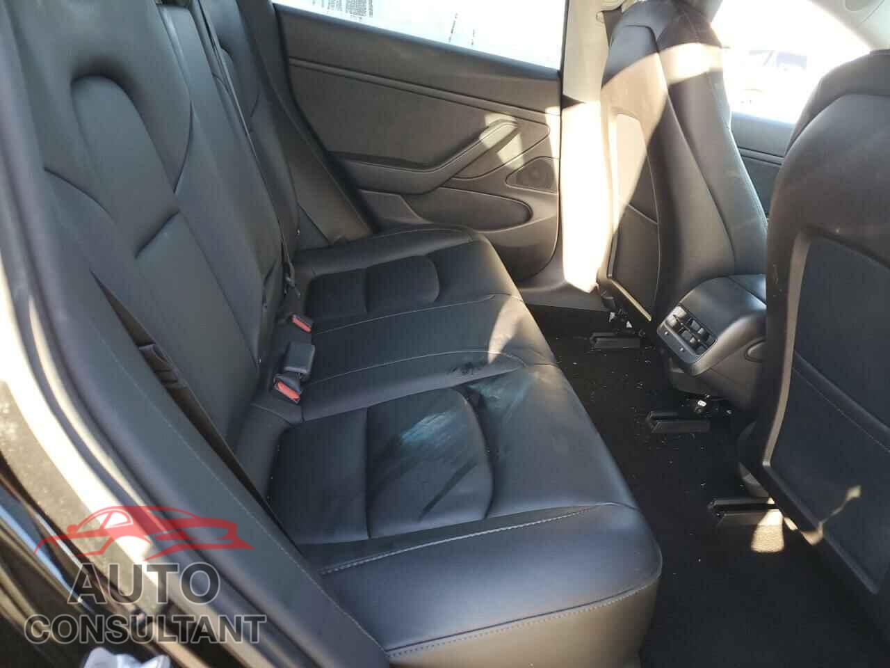 TESLA MODEL 3 2018 - 5YJ3E1EA0JF157312