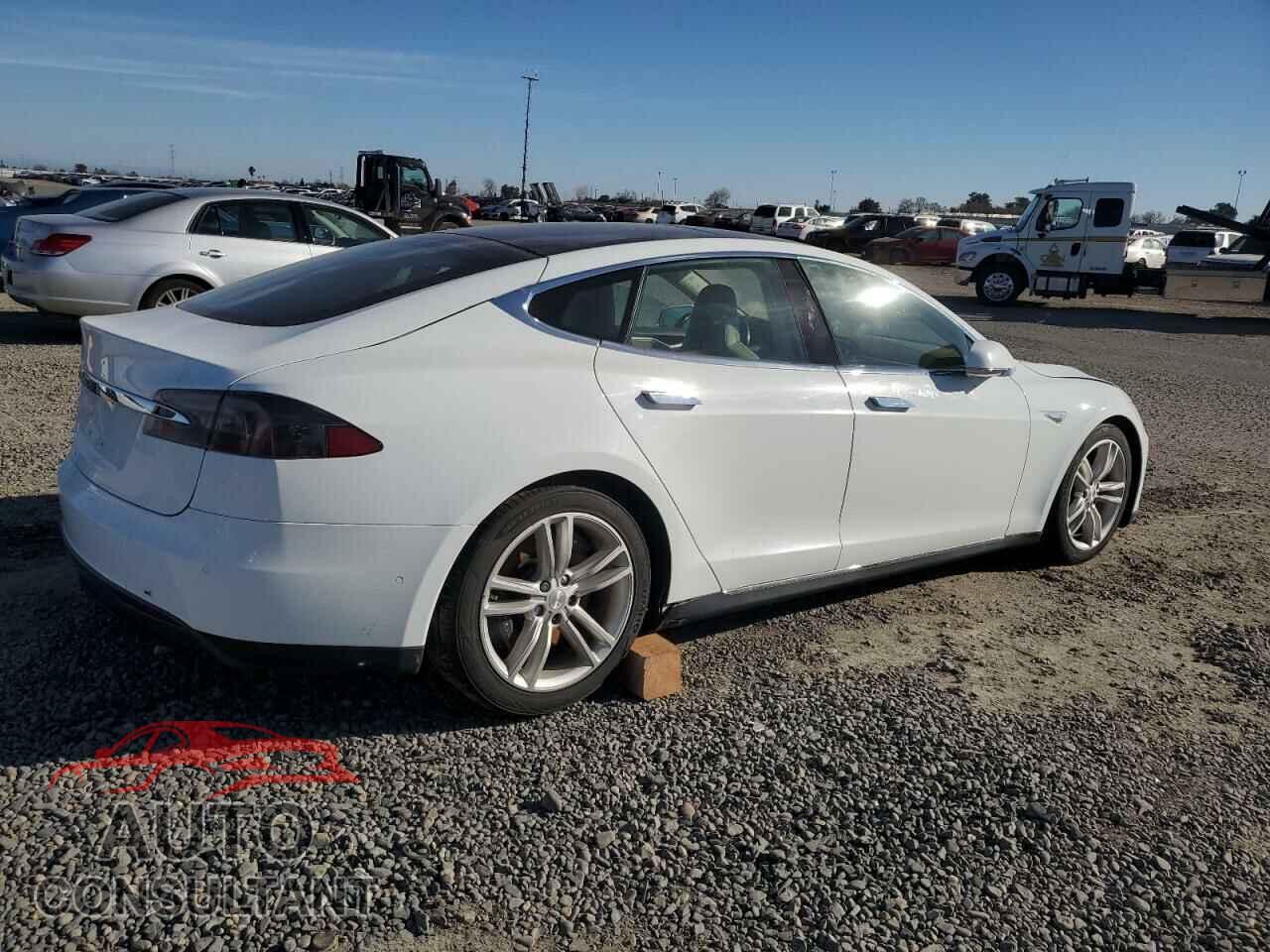 TESLA MODEL S 2015 - 5YJSA1S27FF095872