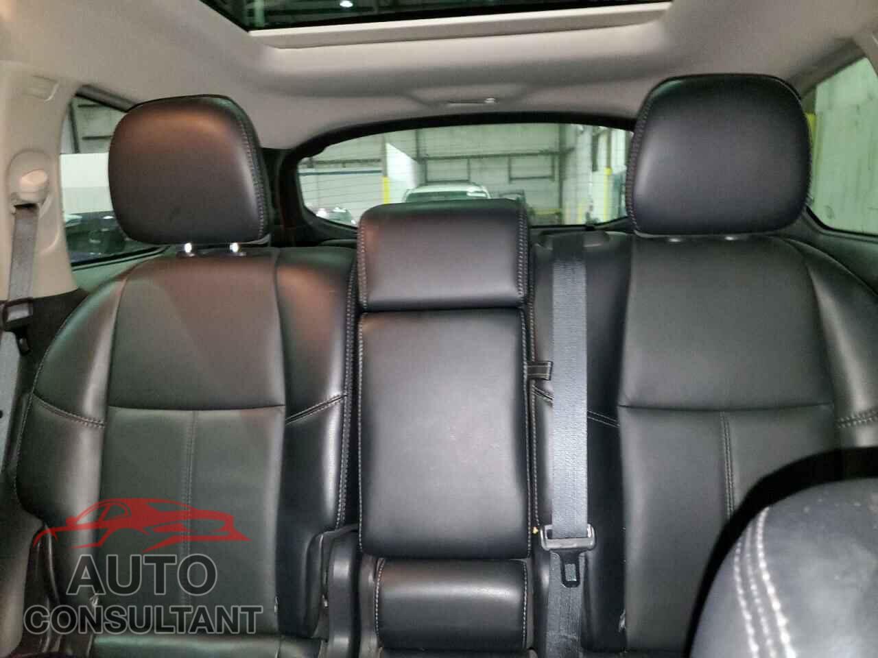 NISSAN PATHFINDER 2017 - 5N1DR2MM7HC902845