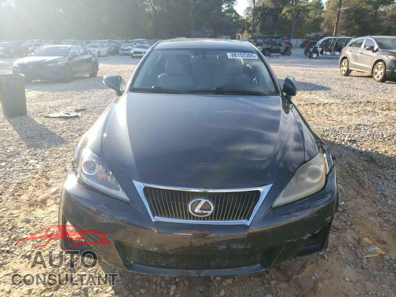 LEXUS IS 2011 - JTHCF5C29B5050230