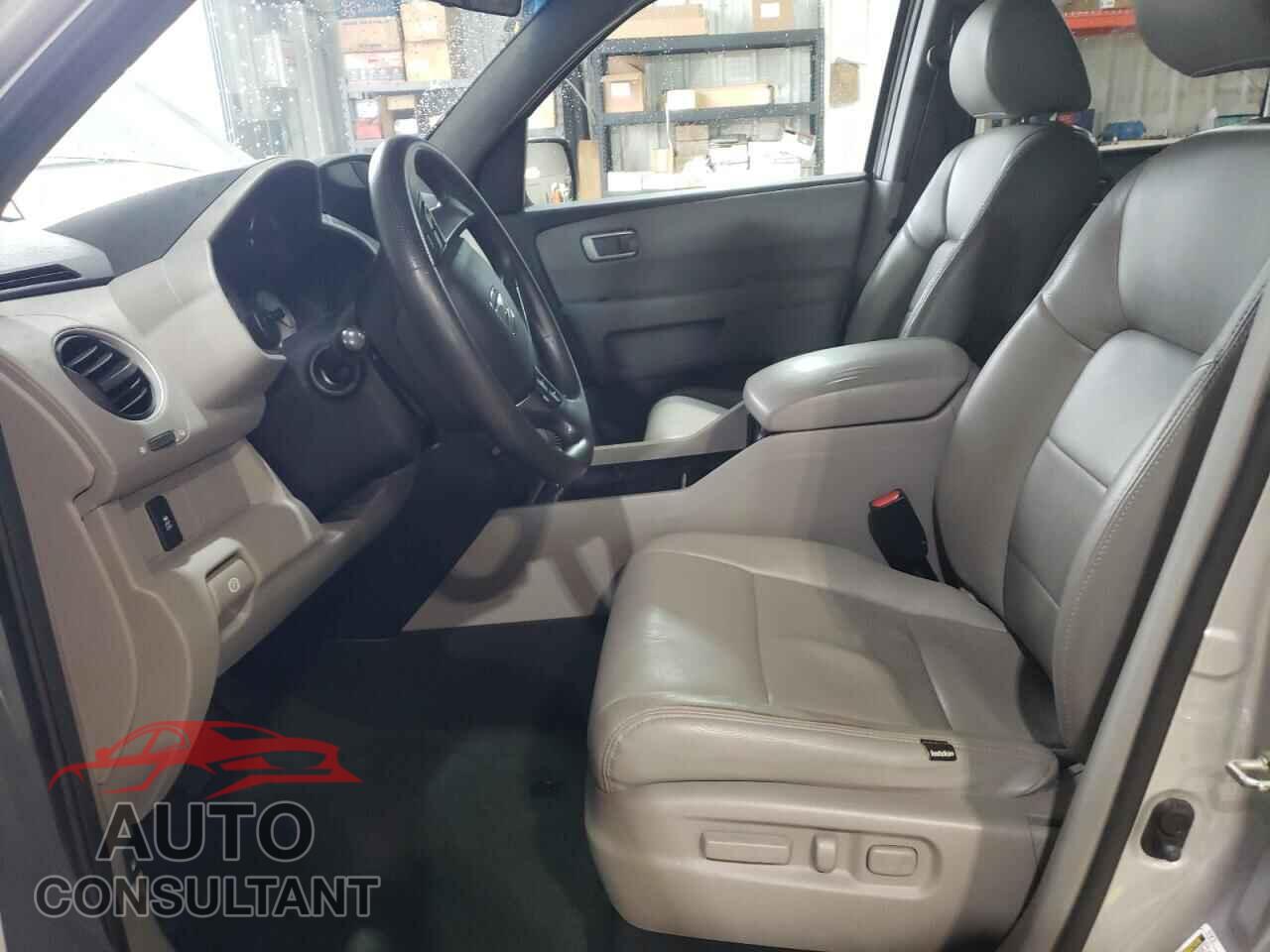 HONDA PILOT 2015 - 5FNYF4H48FB042975