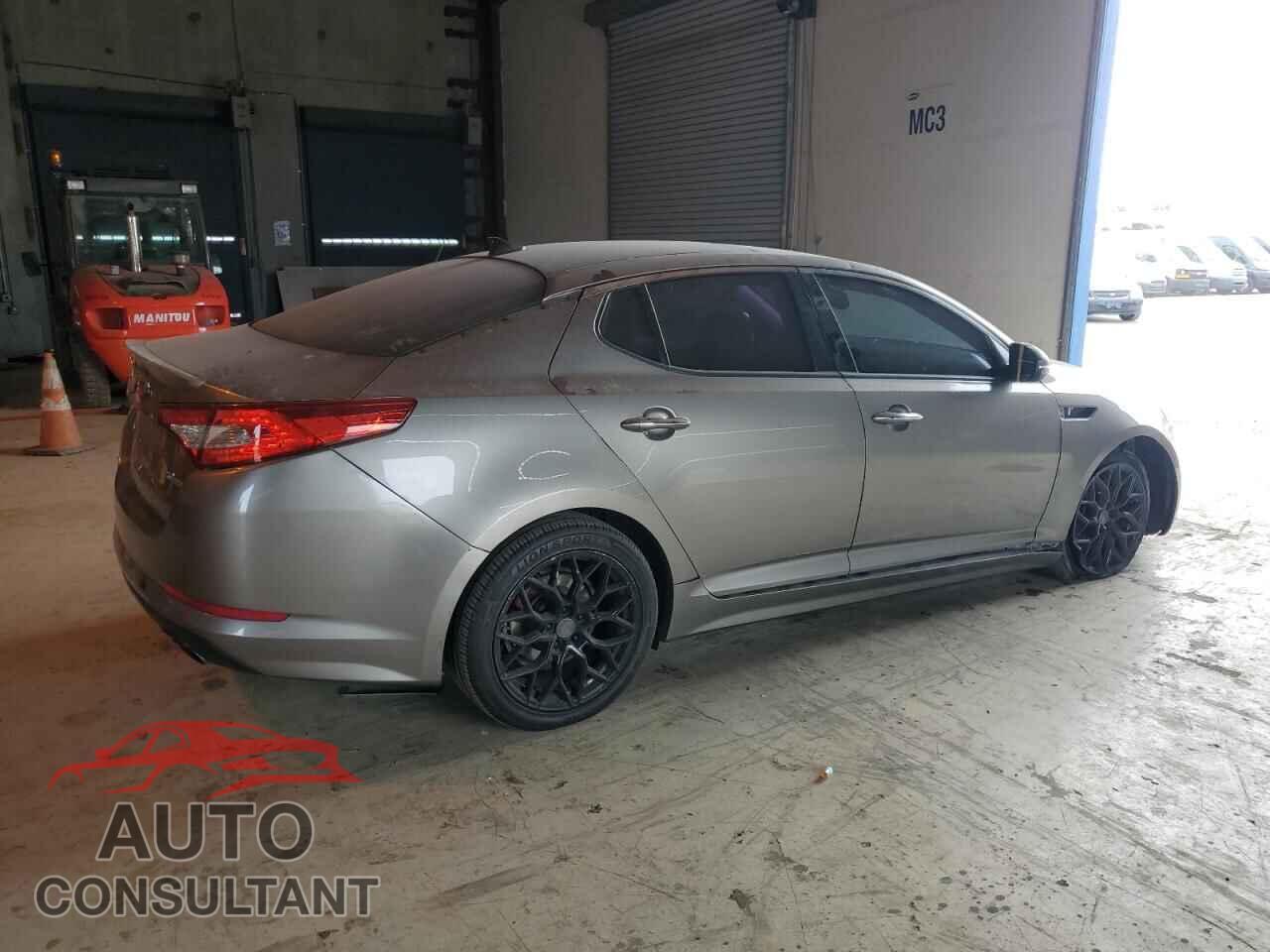 KIA OPTIMA 2013 - 5XXGR4A64DG240820
