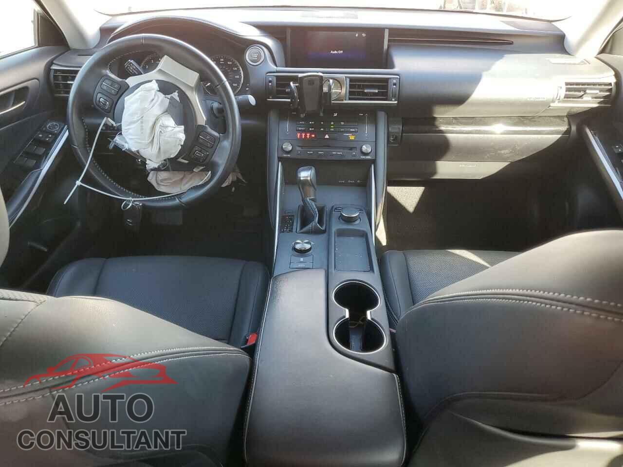 LEXUS IS 2018 - JTHBA1D22J5077107