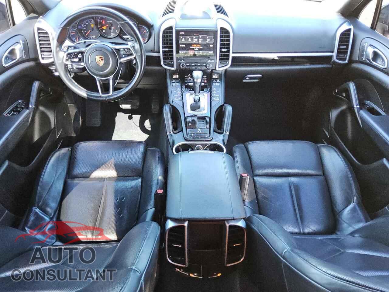 PORSCHE CAYENNE 2017 - WP1AA2A23HKA80941