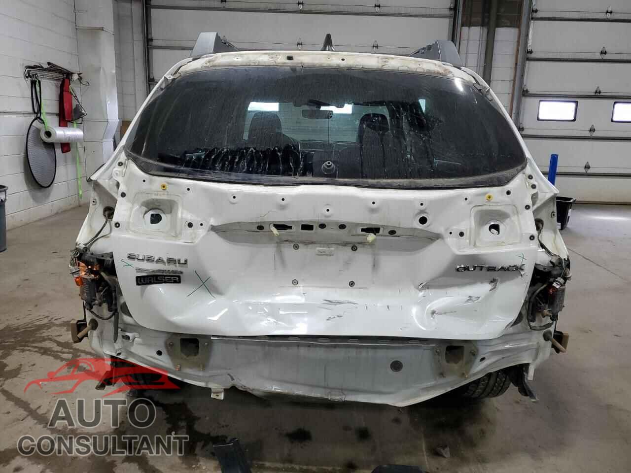 SUBARU OUTBACK 2018 - 4S4BSANC4J3379852