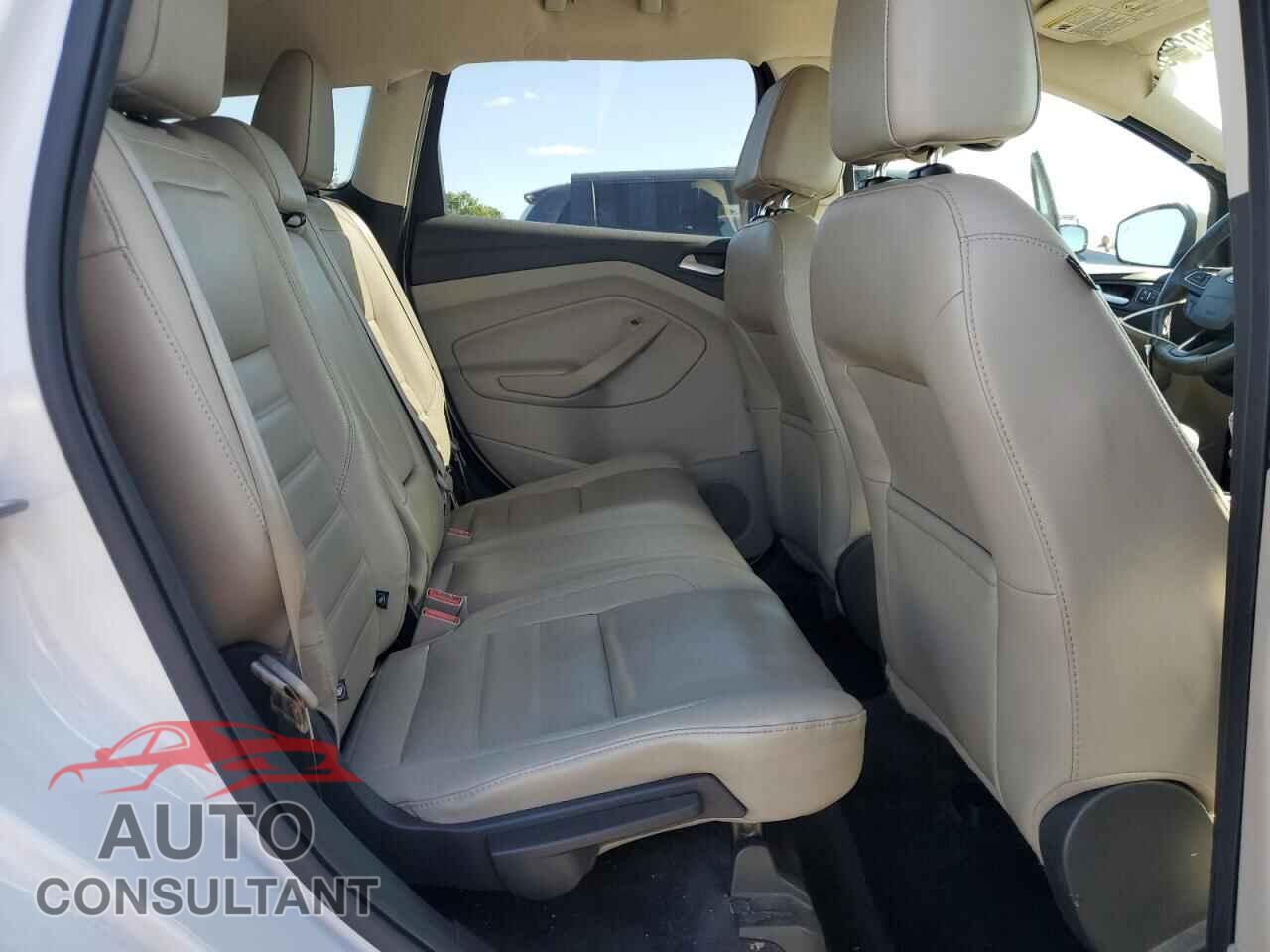FORD ESCAPE 2017 - 1FMCU9JD4HUC58075