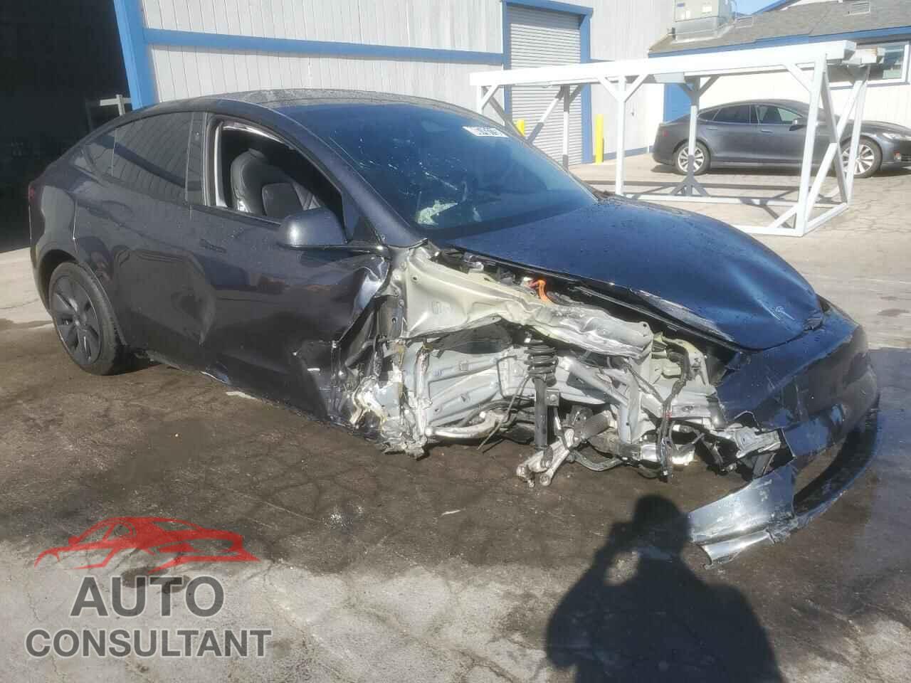 TESLA MODEL Y 2024 - 7SAYGDED5RF202755