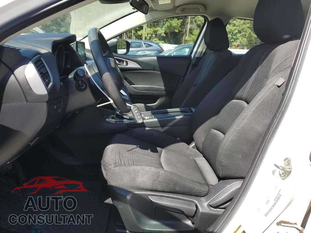 MAZDA 3 2018 - 3MZBN1U72JM188636