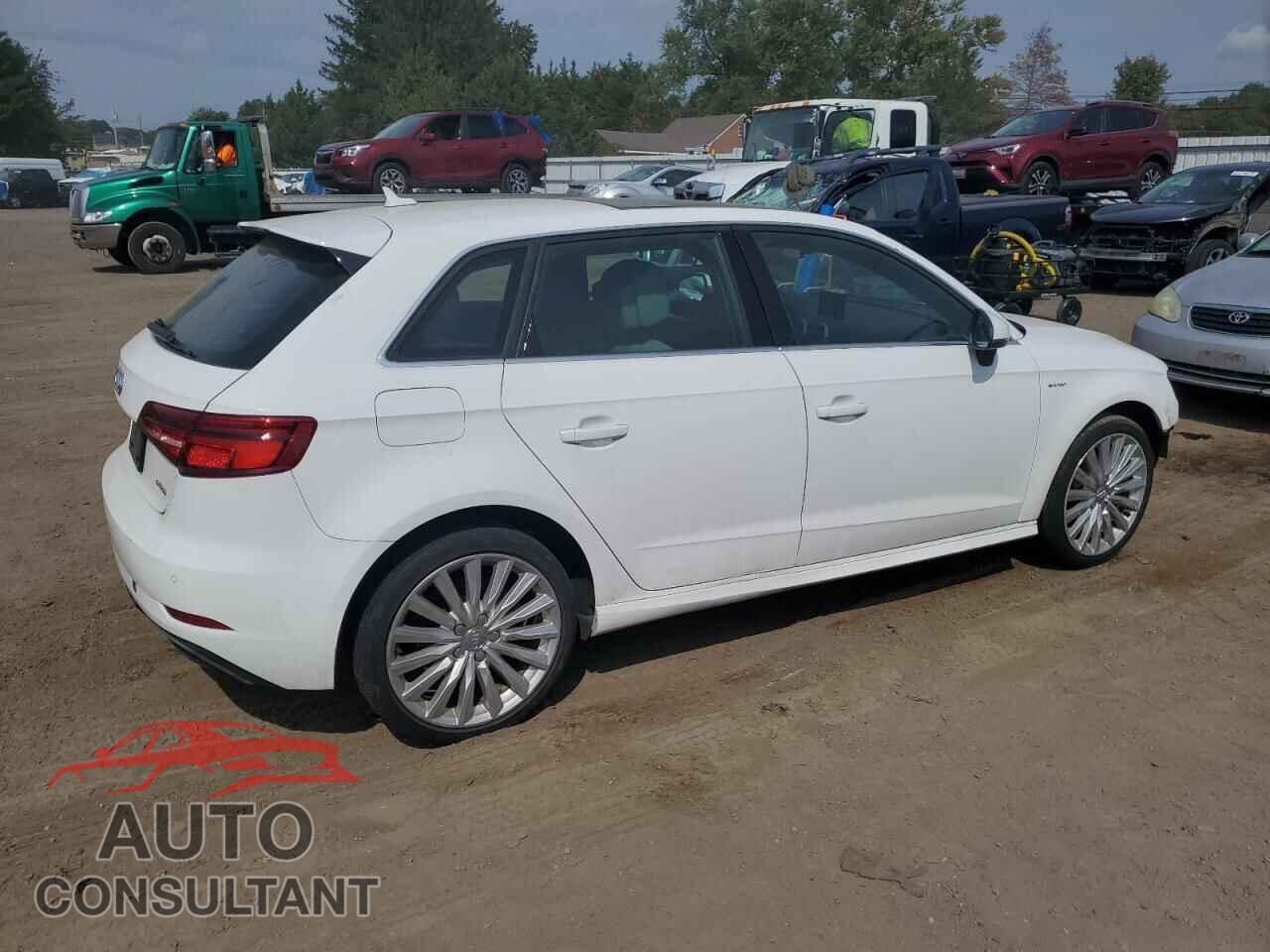 AUDI A3 2017 - WAUTPBFF2HA103620